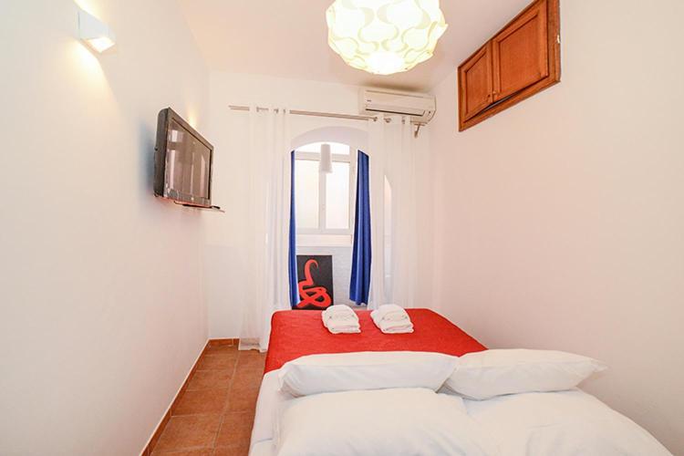 Casa de hóspedes Be First 2*